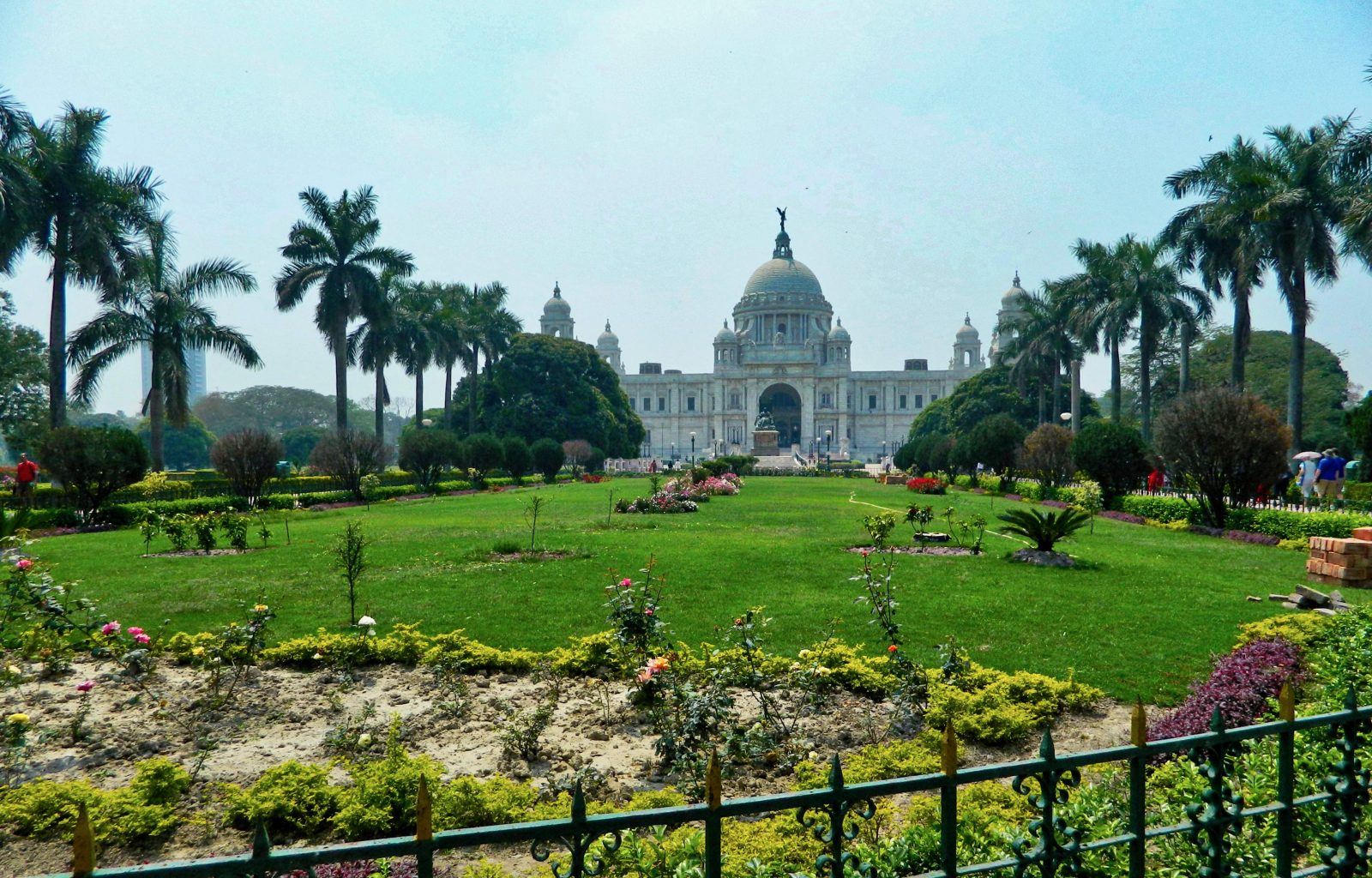 The name Kolkata is woven into the history of India. Create your own Kolkata day tour to really see the best of this historic city! | Kolkata West Bengal | Kolkata India | Calcutta India | Visit Kolkata | #kolkataindia #kolkata #visitkolkata