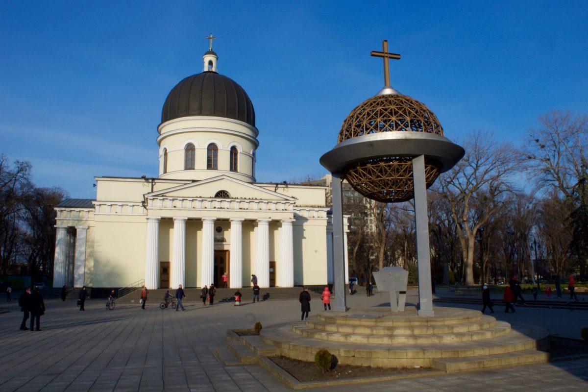 Discover the best tours in Moldova on an epic day trip from Chisinau to Tiraspol Transnistria and Orheiul Vechi monastery | Moldova travel guide | Visit Moldova | Moldova tours | What to do in Moldova | What to see in Moldova | Visit Transnistria | Transnistria tourism | Transnistria tours | #visitmoldova #visittransnistria #moldovatourism #moldova