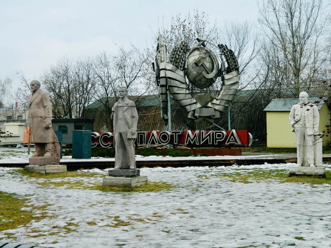 Statue - Memorial