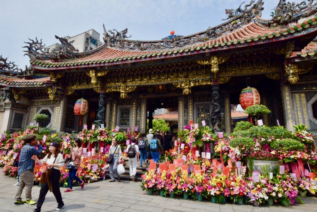Lungshan Temple - Tourist attraction