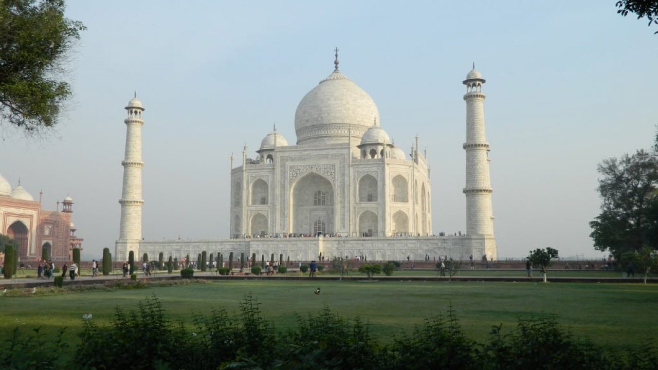 Best Time To Visit The Taj Mahal Top Tips For Your Visit Reading The Book Travel