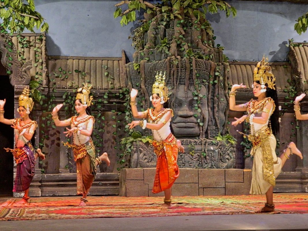 If you love folk dance, travel is a great way to experience new local dance genres. Check out my top traditional dances of the world! | Traditional dance around the world | Types of traditional dance | Traditional folk dance | Indian traditional dance | Cambodian traditional dance | Traditional English dance | Traditional Balinese dance | Russian folk dance | African dancers | Brazilian capoeira | Traditional African dances | Cuban dance styles | Cuban salsa | Botswana traditional dance