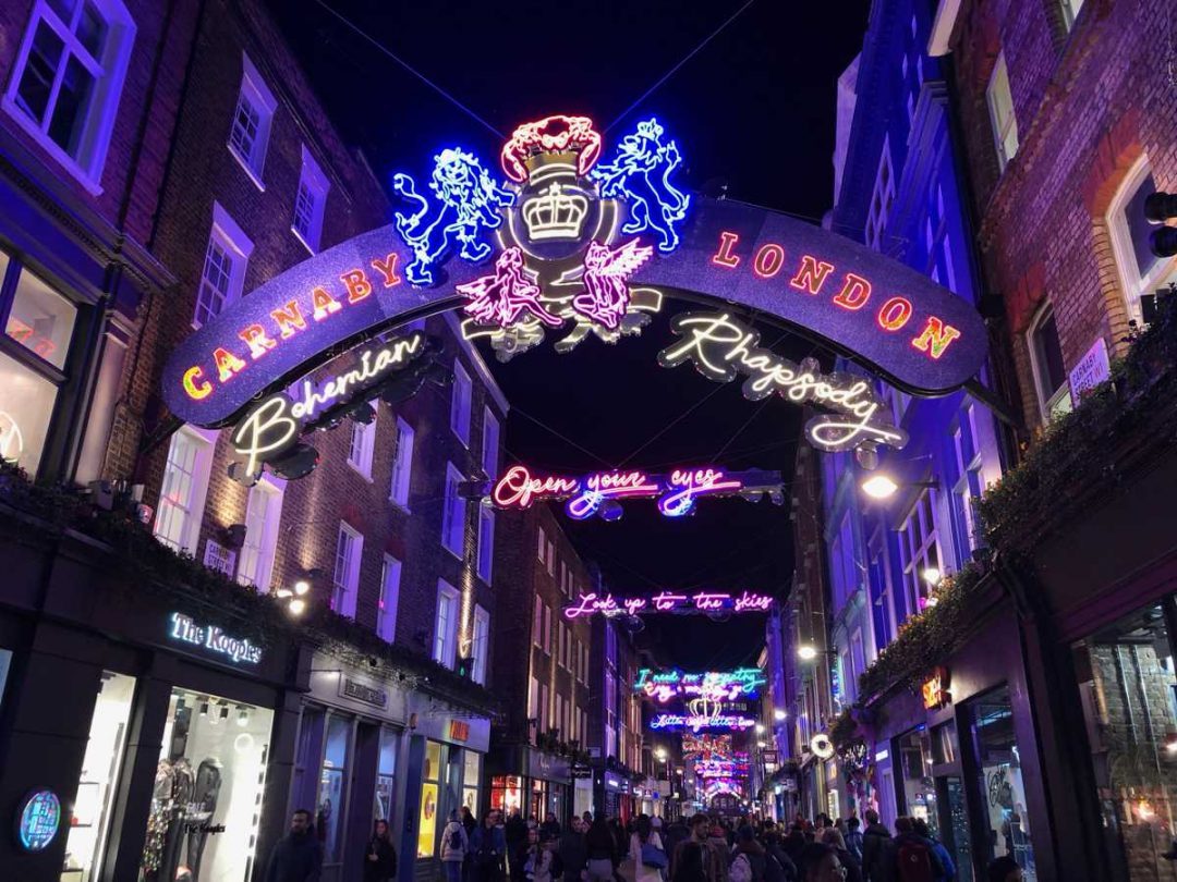 The ultimate Christmas lights tour in London - Reading the Book Travel